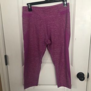Marika size medium Purple crop workout leggings